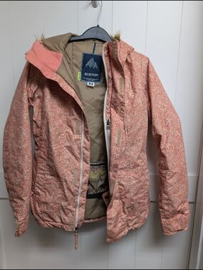 Burton XS Pink and Tan Insulated Snowboarding Jacket with DRYRIDE Tag